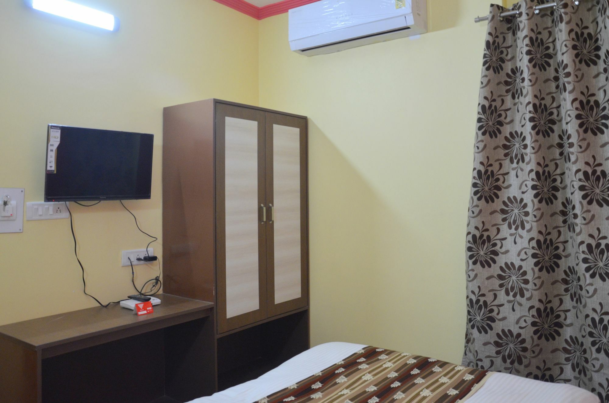 Hotel Bleue Mont Варанаси Экстерьер фото